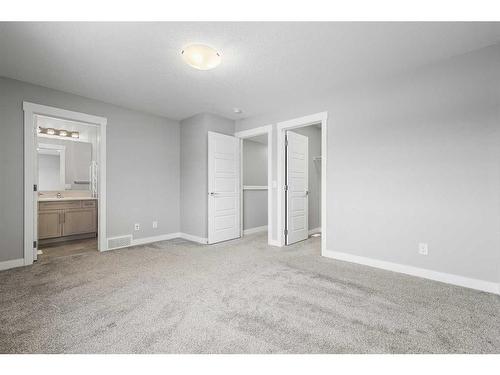 109 Skyview Parade Ne, Calgary, AB - Indoor Photo Showing Other Room