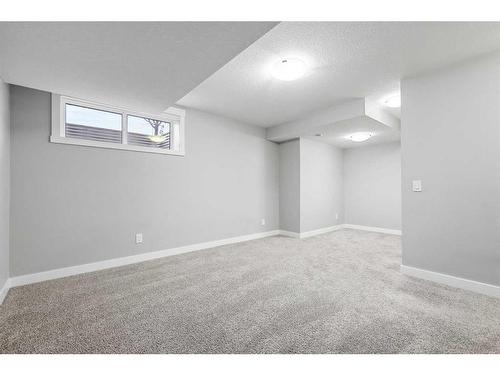 109 Skyview Parade Ne, Calgary, AB - Indoor Photo Showing Other Room