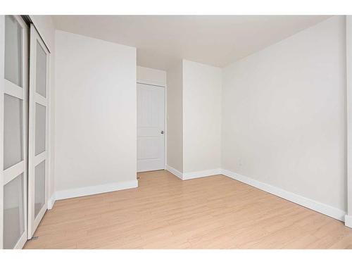 305-824 4 Avenue Nw, Calgary, AB - Indoor Photo Showing Other Room