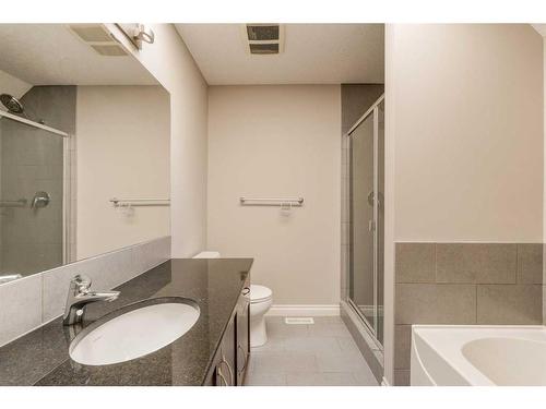 2-1617 27 Avenue Sw, Calgary, AB - Indoor Photo Showing Bathroom