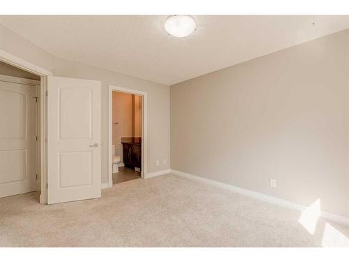 2-1617 27 Avenue Sw, Calgary, AB - Indoor Photo Showing Other Room