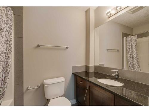 2-1617 27 Avenue Sw, Calgary, AB - Indoor Photo Showing Bathroom