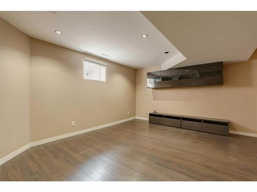 2-1617 27 Avenue Sw, Calgary, AB - Indoor Photo Showing Other Room