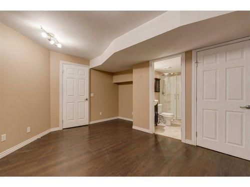 2-1617 27 Avenue Sw, Calgary, AB - Indoor Photo Showing Other Room