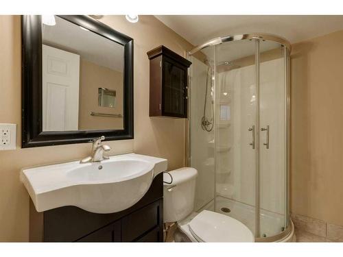 2-1617 27 Avenue Sw, Calgary, AB - Indoor Photo Showing Bathroom