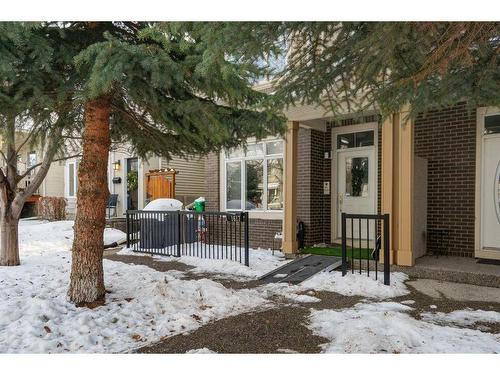 2-1617 27 Avenue Sw, Calgary, AB - Outdoor