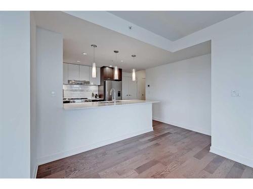 3201-930 6 Avenue Sw, Calgary, AB - Indoor Photo Showing Kitchen