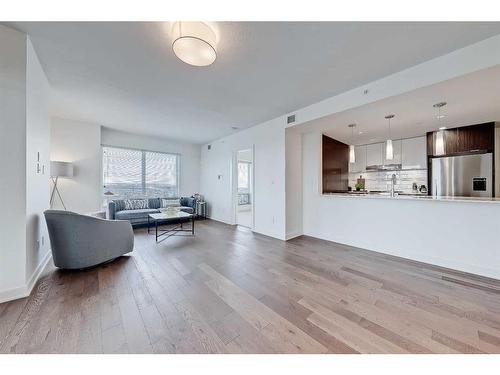 3201-930 6 Avenue Sw, Calgary, AB - Indoor Photo Showing Living Room