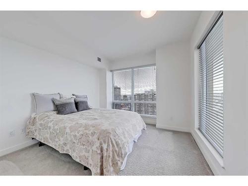 3201-930 6 Avenue Sw, Calgary, AB - Indoor Photo Showing Bedroom