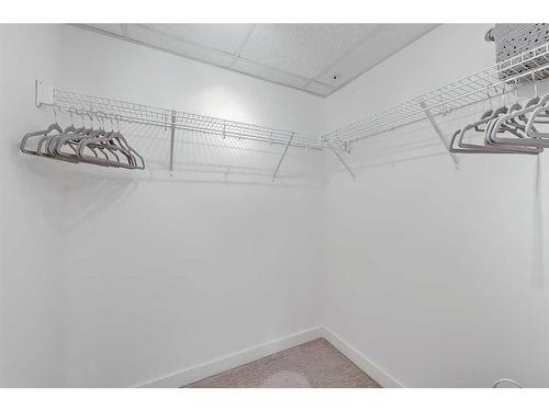 3201-930 6 Avenue Sw, Calgary, AB - Indoor With Storage