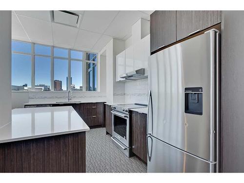 3201-930 6 Avenue Sw, Calgary, AB - Indoor Photo Showing Kitchen With Upgraded Kitchen