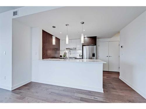 3201-930 6 Avenue Sw, Calgary, AB - Indoor Photo Showing Kitchen