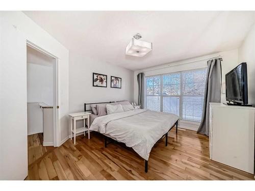 15 Prestwick Row Se, Calgary, AB - Indoor Photo Showing Bedroom