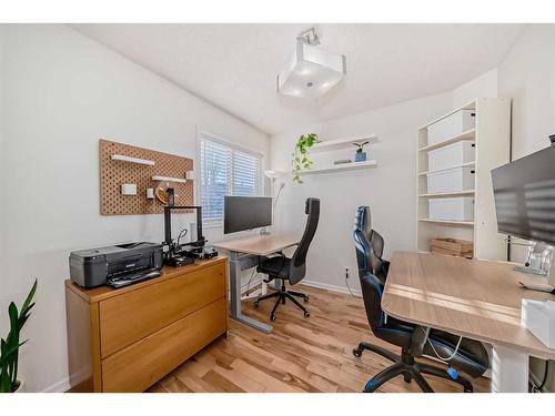 15 Prestwick Row Se, Calgary, AB - Indoor Photo Showing Office