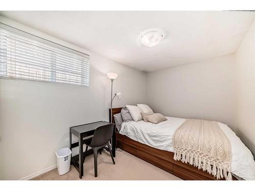 15 Prestwick Row Se, Calgary, AB - Indoor Photo Showing Bedroom