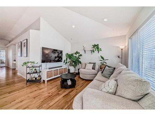 15 Prestwick Row Se, Calgary, AB - Indoor Photo Showing Living Room