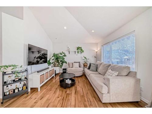 15 Prestwick Row Se, Calgary, AB - Indoor Photo Showing Living Room