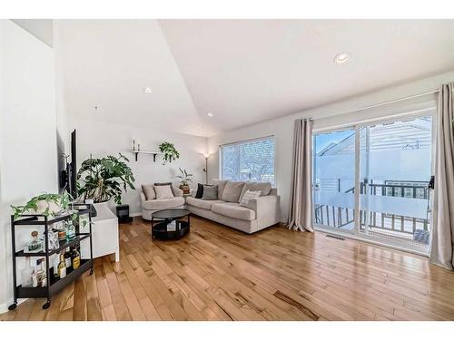 15 Prestwick Row Se, Calgary, AB - Indoor Photo Showing Living Room