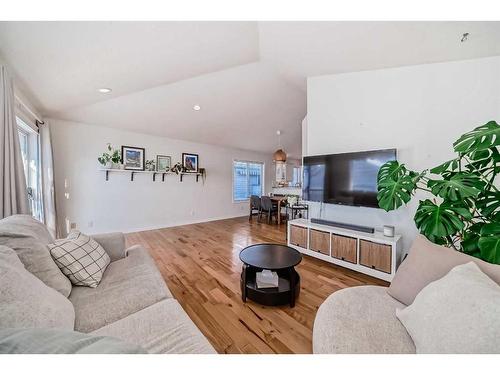 15 Prestwick Row Se, Calgary, AB - Indoor Photo Showing Living Room