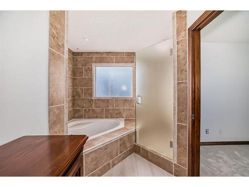 114 Bow Ridge Crescent, Cochrane, AB - Indoor Photo Showing Bathroom