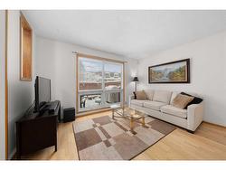 152-330 Canterbury Drive SW Calgary, AB T2W 3Z9