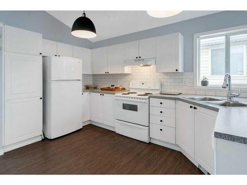 1158 Country Hills Circle Nw, Calgary, AB - Indoor Photo Showing Kitchen With Double Sink