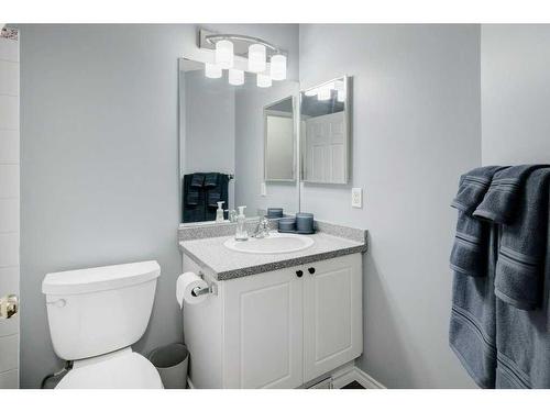 1158 Country Hills Circle Nw, Calgary, AB - Indoor Photo Showing Bathroom