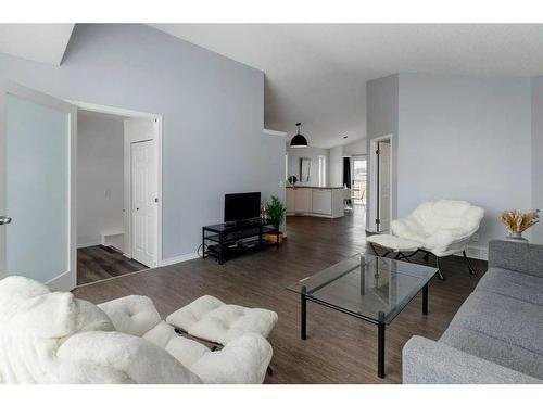 1158 Country Hills Circle Nw, Calgary, AB - Indoor Photo Showing Living Room