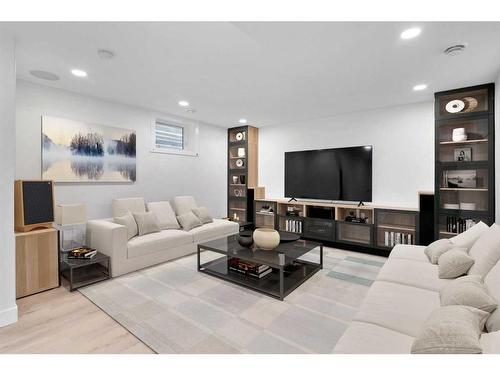 1930 27 Street Sw, Calgary, AB - Indoor Photo Showing Living Room