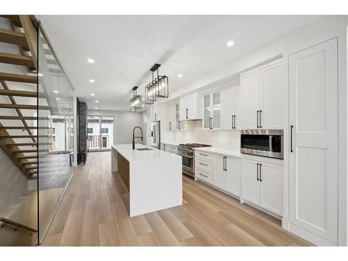 1930 27 Street Sw, Calgary, AB - Indoor Photo Showing Kitchen With Upgraded Kitchen