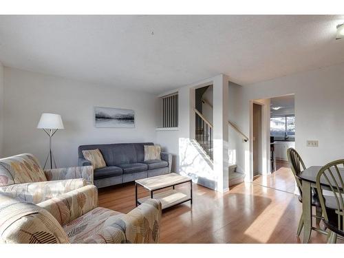 1015 Fonda Court Se, Calgary, AB - Indoor Photo Showing Living Room