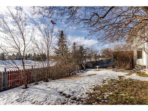 1015 Fonda Court Se, Calgary, AB - Outdoor