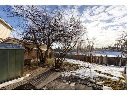 1015 Fonda Court Se, Calgary, AB - Outdoor