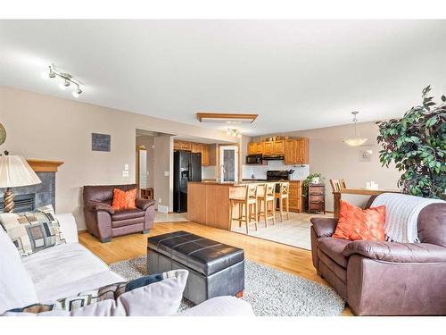 210 Saddlemont Boulevard Ne, Calgary, AB - Indoor Photo Showing Living Room