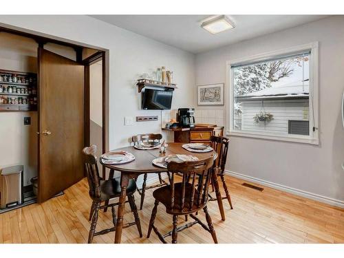 475 Rundlelawn Way Ne, Calgary, AB - Indoor Photo Showing Dining Room