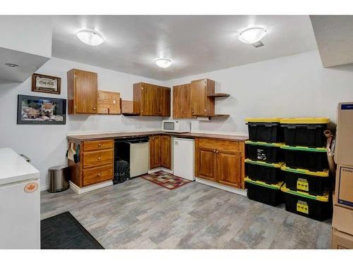 475 Rundlelawn Way Ne, Calgary, AB - Indoor Photo Showing Kitchen