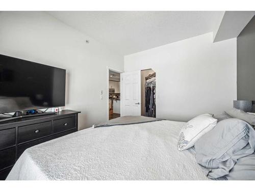 1402-99 Copperstone Park Se, Calgary, AB - Indoor Photo Showing Bedroom