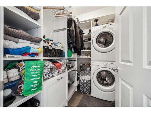 1402-99 Copperstone Park Se, Calgary, AB - Indoor Photo Showing Laundry Room