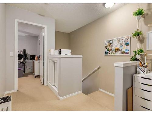 323 Toscana Gardens Nw, Calgary, AB - Indoor