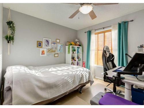 323 Toscana Gardens Nw, Calgary, AB - Indoor Photo Showing Bedroom