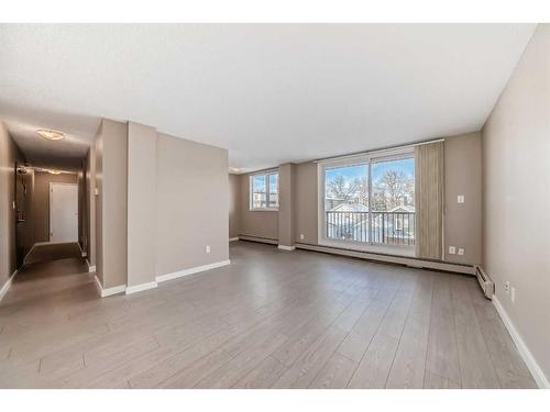 303-310 4 Avenue Ne, Calgary, AB - Indoor Photo Showing Other Room