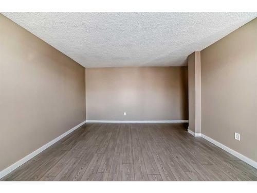 303-310 4 Avenue Ne, Calgary, AB - Indoor Photo Showing Other Room