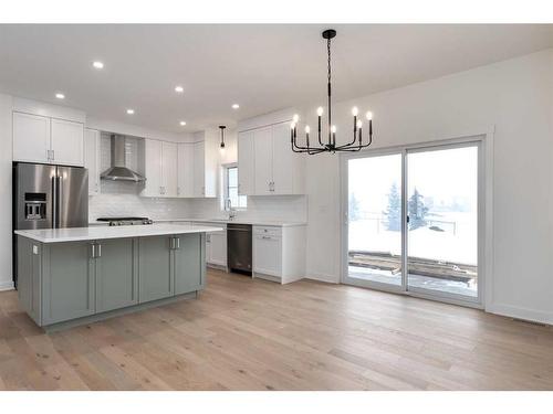 218 Red Tail Ridge Se, High River, AB - Indoor Photo Showing Kitchen With Upgraded Kitchen