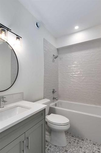 218 Red Tail Ridge Se, High River, AB - Indoor Photo Showing Bathroom