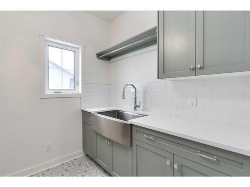 218 Red Tail Ridge Se, High River, AB - Indoor Photo Showing Kitchen