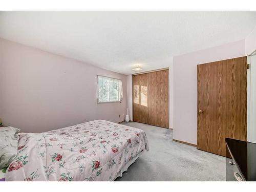 78 Hunterhorn Crescent Ne, Calgary, AB - Indoor Photo Showing Bedroom