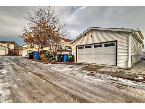 78 Hunterhorn Crescent Ne, Calgary, AB - Outdoor