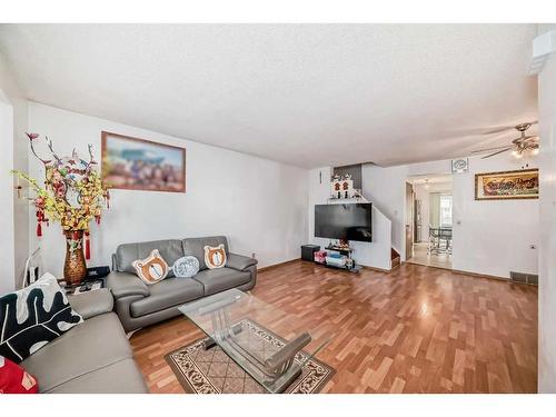 78 Hunterhorn Crescent Ne, Calgary, AB - Indoor Photo Showing Living Room