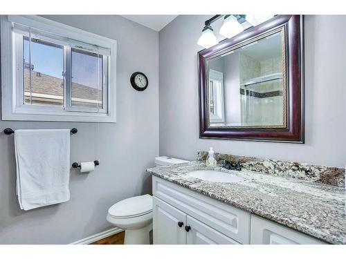 292 Riverview Close Se, Calgary, AB - Indoor Photo Showing Bathroom