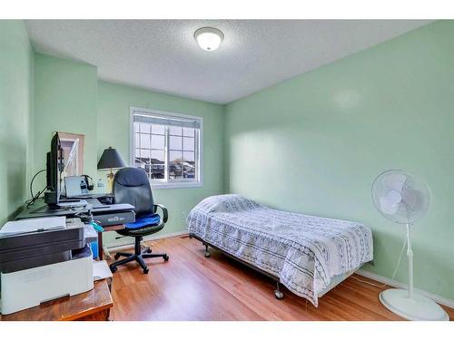 292 Riverview Close Se, Calgary, AB - Indoor Photo Showing Bedroom